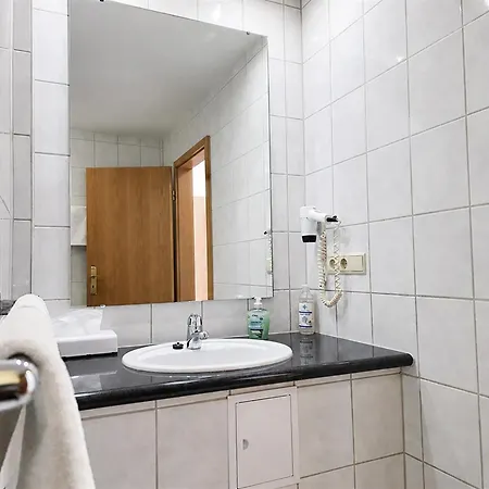 Hotel - With Bathroom - Toilet - Tv - Wi-fi
